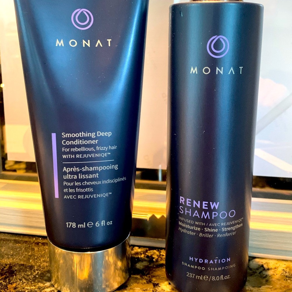 TAKING OFFERS! Monat Shampoo/ Conditioner set.